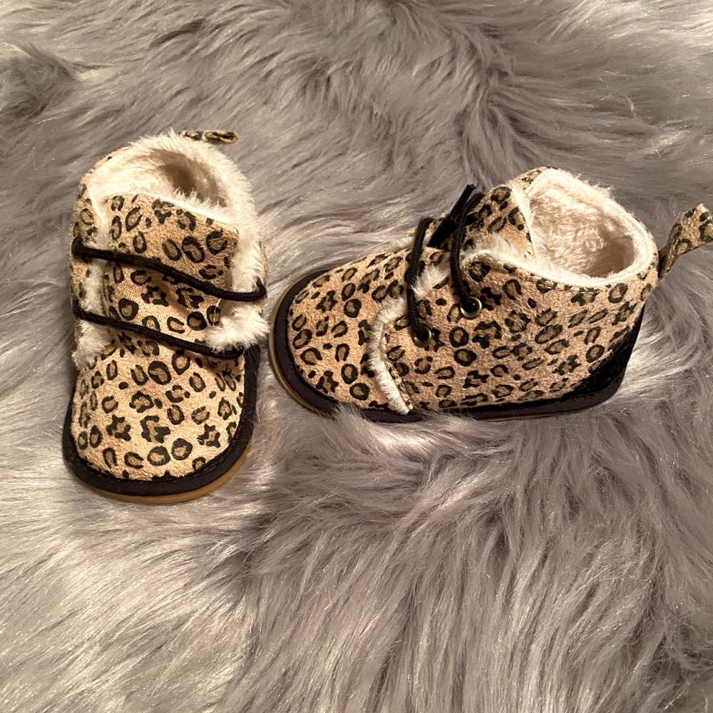 Boutique Baby Leopard Print Faux Fur Boots - Picture 5 of 6
